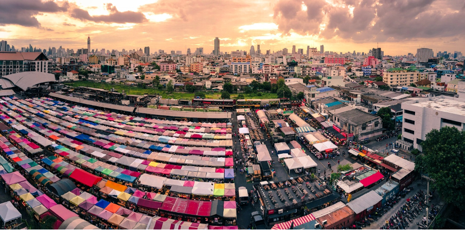 rodfai market bangkok