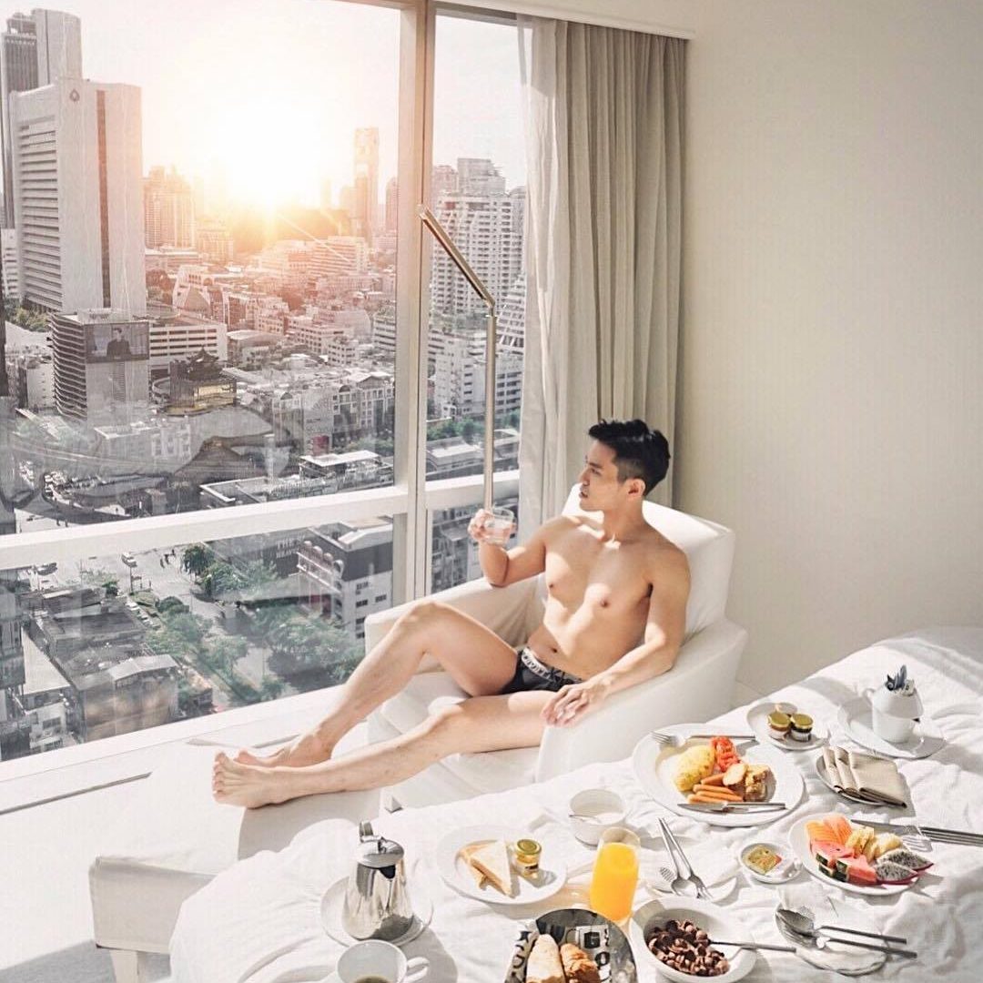 You can’t live a full life on an empty stomach. Enjoy our international breakfast selection in the comfort of your room. 

กองทัพต้องเดินด้วยท้อง สมองก็ต้องเดินด้วยน้ำตาล เราพร้อมเสิร์ฟอาหารเช้านานาชาติถึงเตียงของคุณ บอกเลยพักกับเราไม่มีหิว! 

Cr. @keingkok 

#pullmanbangkokhotelg #hotelsg #lifestylehotel #whiteroom #whitedecor #bangkokview #hotelwithaview #whiteonwhite #hotelroomdesign #hotelinterior #hotelinteriors #roomwithaview #bangkokhotel #breakfastinbed #breakfastwithaview #bangkoksky #bangkokskyline #bangkokcity #กรุงเทพ #เที่ยวกรุงเทพ #ไทยเที่ยวไทย