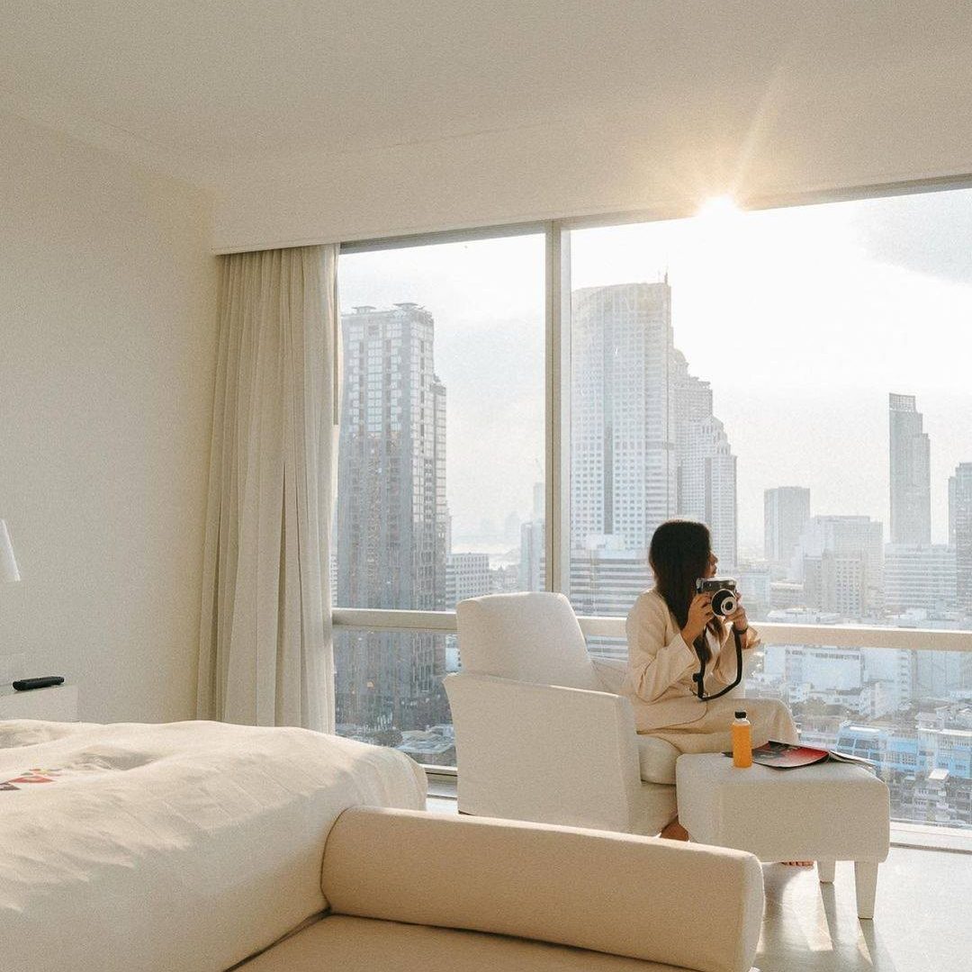 A worth-waking-up-to cityscape 😍. Enjoy these picturesque urban views by just waking up at Pullman Bangkok Hotel G.

แค่เพียงตื่นขึ้นมาก็ได้เจอกับไวบ์ดีๆเหมือนสวรรค์ใจกลางกรุงเทพฯ  FB:

แค่เพียงตื่นขึ้นมาก็ได้เจอกับไวบ์ดีๆเหมือนสวรรค์ใจกลางกรุงเทพฯ
มาเปลี่ยนที่เสพย์ความสุขกันง่ายๆเพียงจองโปร “เราเที่ยวด้วยกัน” ข้อมูลเพิ่มเติม https://bit.ly/35DhEmo

หรืออยากเปลี่ยนบรรยากาศการทำงานแอดแนะนำโปร "Work from Hotel" https://bit.ly/3bAgsUf

CR 📸 good.day.diary
.
.
.
.
.
.
.
#pullmanbangkokhotelg #hotelsg #lifestylehotel #bangkokhotel #bangkokstaycation #bangkoklife #bangkok #bangkokcity #bangkokcityvibes #silom #sathorn #workfromhotel #workwithview #bangkokworker #เที่ยวไทยเท่ #เราเที่ยวด้วยกัน #TTogether