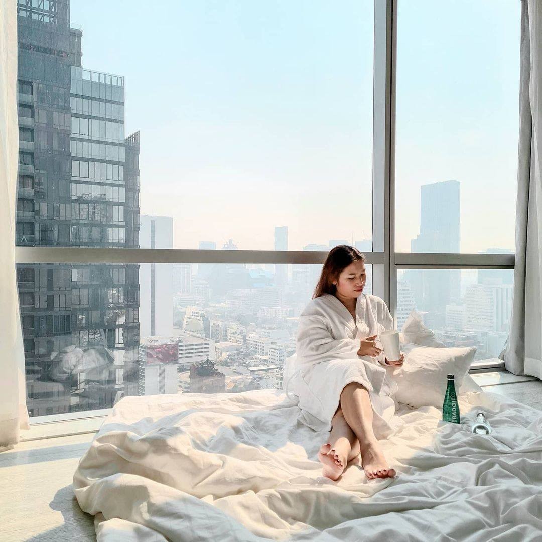 Rise and shine to some of the best views of Bangkok city! If you also want to wake up like this, check out our exciting offers by visiting
https://www.hotels-g.com/bangkok/offers/
 
กี่คืนก็ไม่พอ ประมาณว่าขออยู่ต่อเลยได้ไหม กับห้องโทนขาวพร้อมวิวดีๆ
บอกได้คำเดียวมาเยี่ยม! พร้อมโปรฯหลากหลาย เช็คได้ที่ลิ้งค์ด้านล่างนี้เลย
https://www.hotels-g.com/bangkok/offers/

Cr 📸 @dktesz 
📞 023524000
🌍 http://www.hotels-g.com/bangkok
📸ติดตามเราผ่าน IG ที่ @Pullmanbangkokhotelg
.
.
.
.
..
.
.
..
.
.

.
#pullmanbangkokhotelg #hotelsg #lifestylehotel #bangkokhotel #bangkokstaycation #bangkoklife #bangkok #bangkokcity #bangkokcityvibes #silom #sathorn #staycationplan #vacationplan #vacationmode #ห้องพักสุดคุ้ม #vacation2021 #vacationgoals