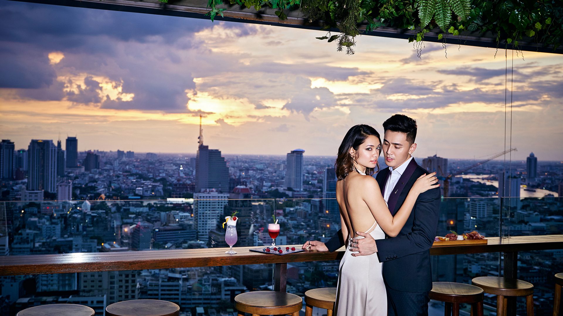 Scarlett rooftop wedding in Bangkok