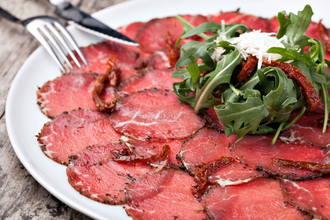 Beef Carpaccio is a fantastic starter to kick off your dining experience. The taste and texture will leave your tummy ready for the main course!
.
.
.
#babettyangon #hotelgyangon #hotelsg #foodlover #frenchfood #myanmar #yangon #yangonlife #yangonmyanmar #beefcarpaccio #frenchcuisine #southeastasia #beeflovers #meatlovers #qualitymeats #yangonfood